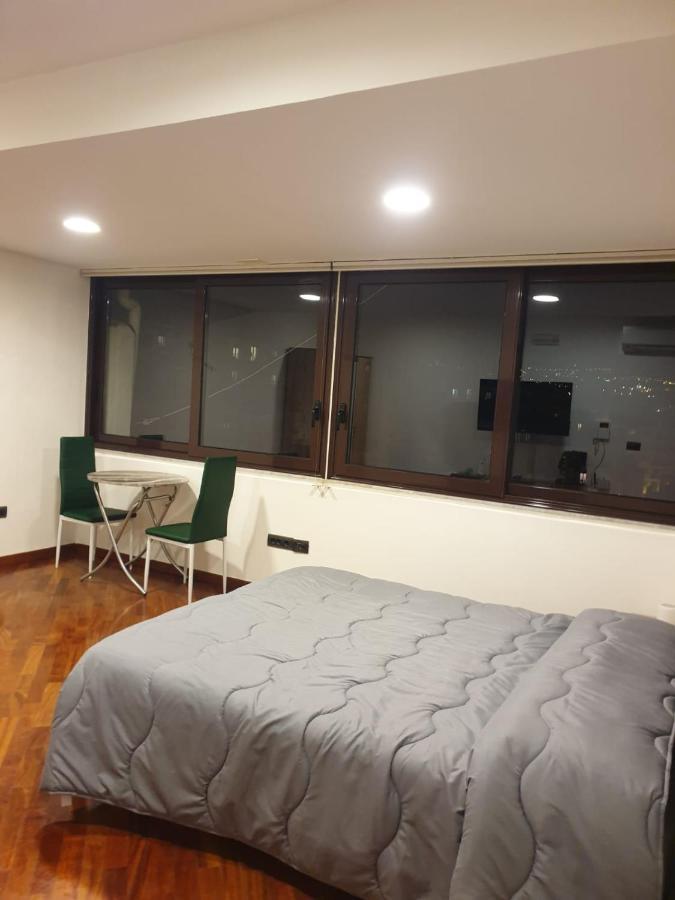La Grotta Stazione Villa Salerno Eksteriør billede