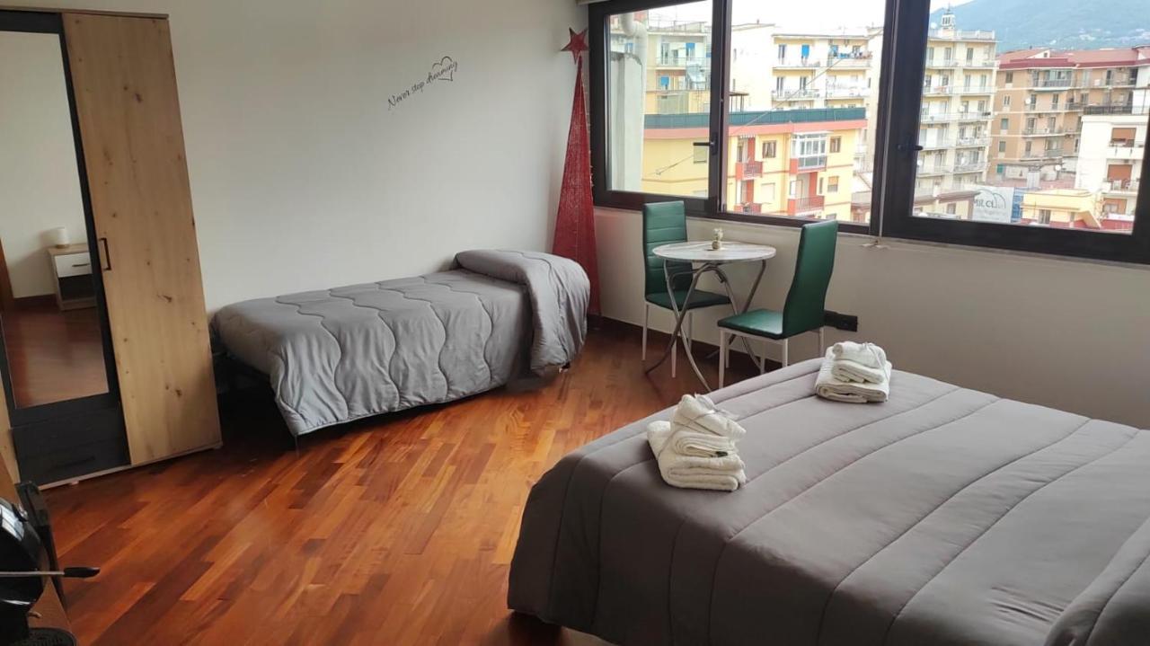 La Grotta Stazione Villa Salerno Eksteriør billede